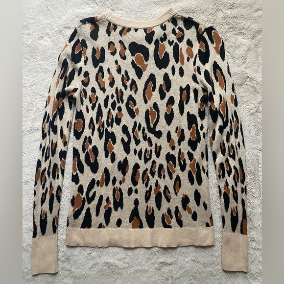 A New Day Leopard Sweater 🐾 - Picture 8 of 10